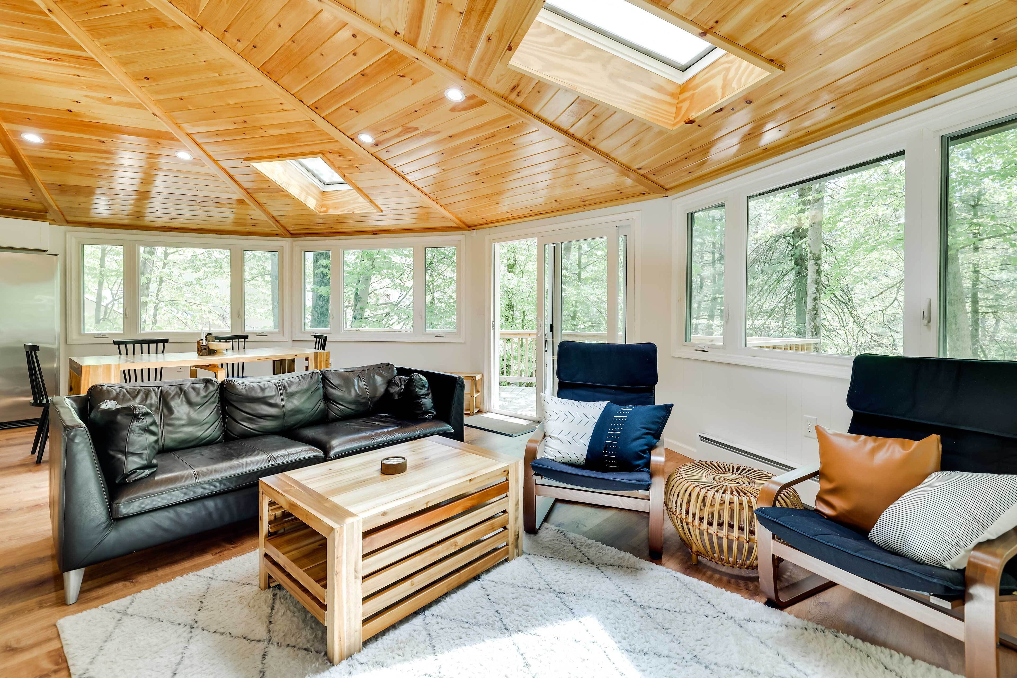 Pocono Pines Penthouse w/ Private Deck!