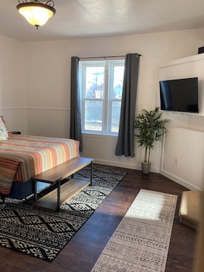 3 bedrooms, iron/ironing board, free WiFi, bed sheets - Relax at Mindy’s Country Cottage (Ephraim)