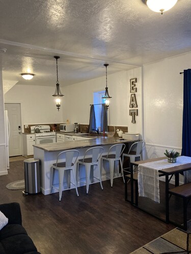 Relax at Mindy’s Country Cottage