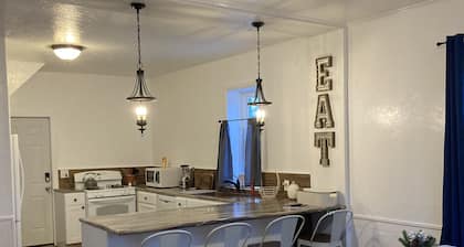 Relax at Mindy’s Country Cottage