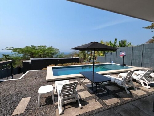 Nakamoto House - Panoramic 5BR Villa in El Sunzal