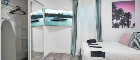 4 bedrooms, premium bedding, pillow-top beds, free WiFi