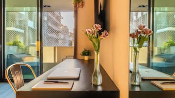 Design-Studio | 1 Schlafzimmer, Zimmersafe, individuell dekoriert