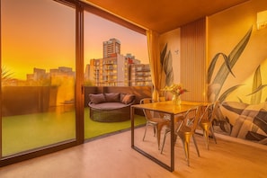 Luxury Penthouse | In-room dining
