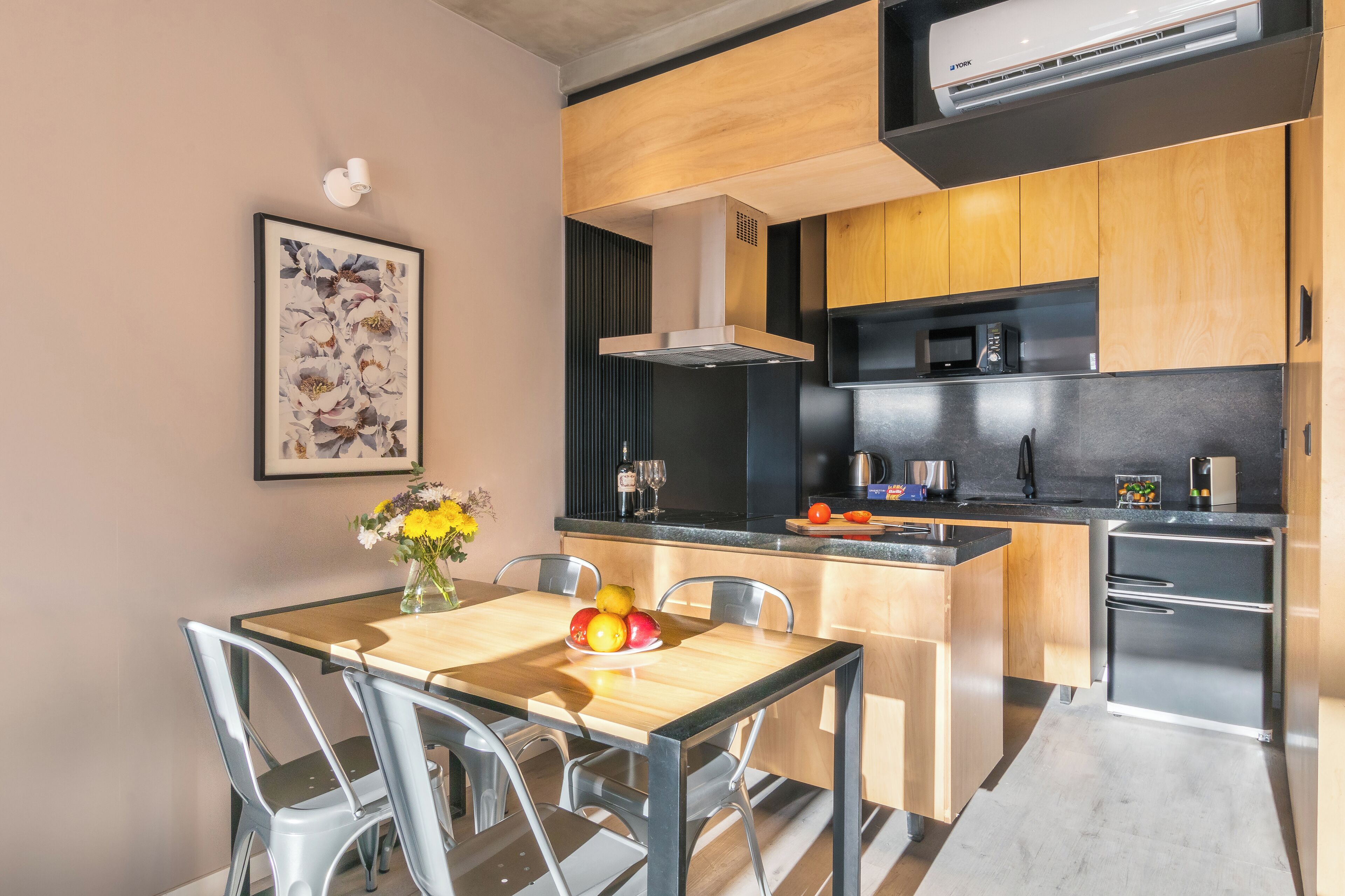 開放式客房, 2 張加大雙人床, 陽台 | 餐廳