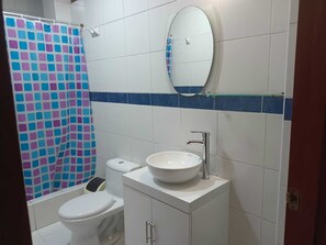 Bathroom - M & M Alpackers (Lima)