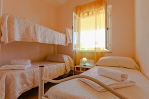 2 bedrooms, WiFi, bed sheets