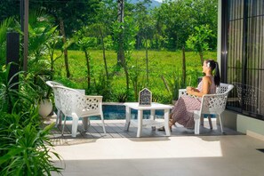Terrace/patio - Hermosa Villa con Jacuzzi, e Hidromasaje en el Centro de la Fortuna (La Fortuna)