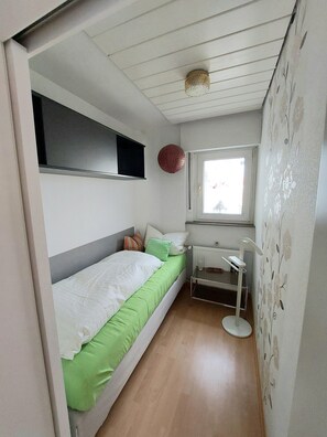 3 bedrooms, WiFi, bed sheets