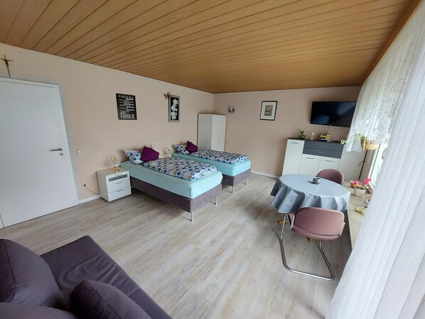 3 bedrooms, WiFi, bed sheets