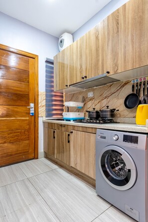 Kühlschrank, Mikrowelle