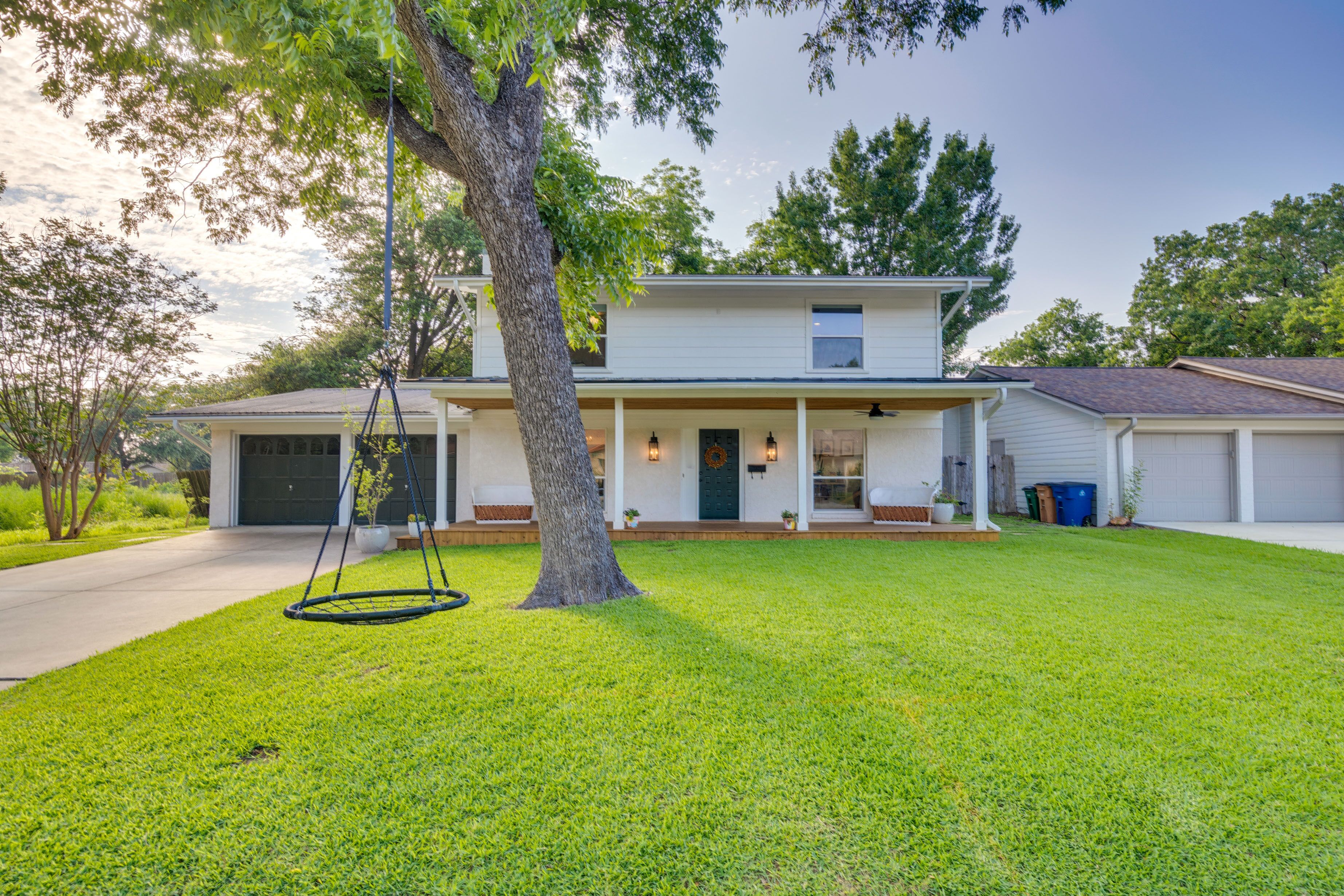 Centrally Located Austin Home: Ideal for Families!