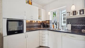 Refrigerador, horno, placa de cocina, lavavajillas