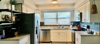 Waterfront Retreat, w/Kayaks/Snowbird Friendly/Withlacoochee Bike Trail/Springs