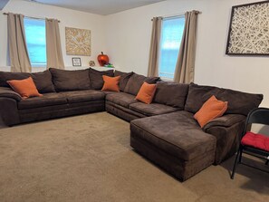 Smart TV - Angelica’s safe haven @ west haven (West Haven)