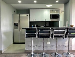 Private kitchen - Poblado Stylish Apartment (Medellín)