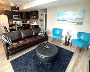 Smart TV - White Rock Beach Getaway (White Rock)