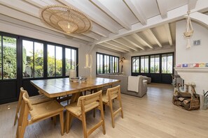 Dining - Sublime luxury villa in the centre of Canon (LE CANON)
