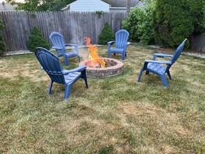 Property grounds - Cute home near EMU and U of M (Ypsilanti)