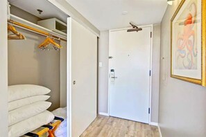 Interior - The San Luis Sunrise (Galveston)