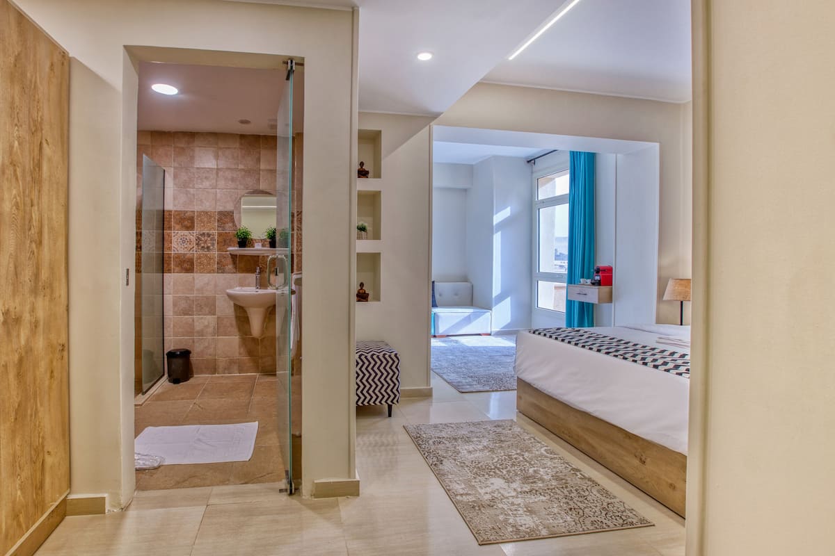 Suite estudio Deluxe (Panoramic Pyramids & Sphinx View) | Ropa de cama de alta calidad, colchones Select Comfort, minibar