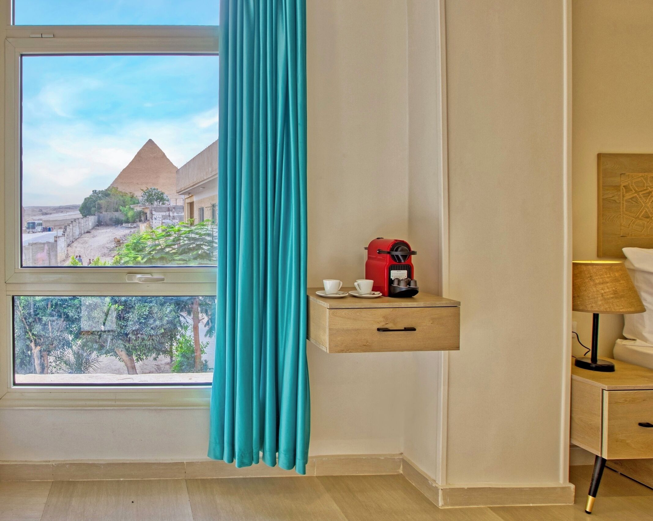 Photo - The Gate Hotel Front Pyramids & Sphinx View