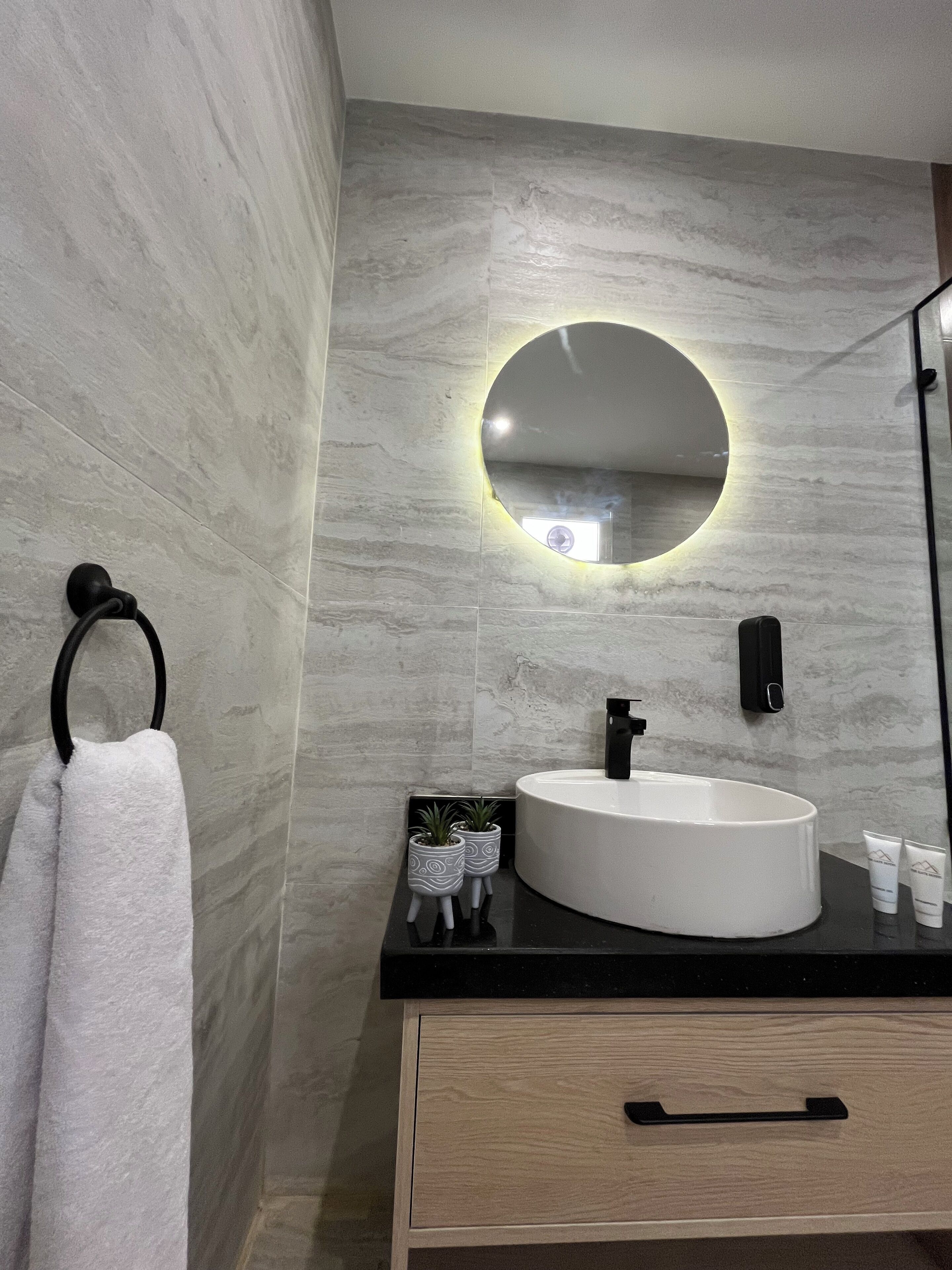 Photo - The Gate Hotel Front Pyramids & Sphinx View