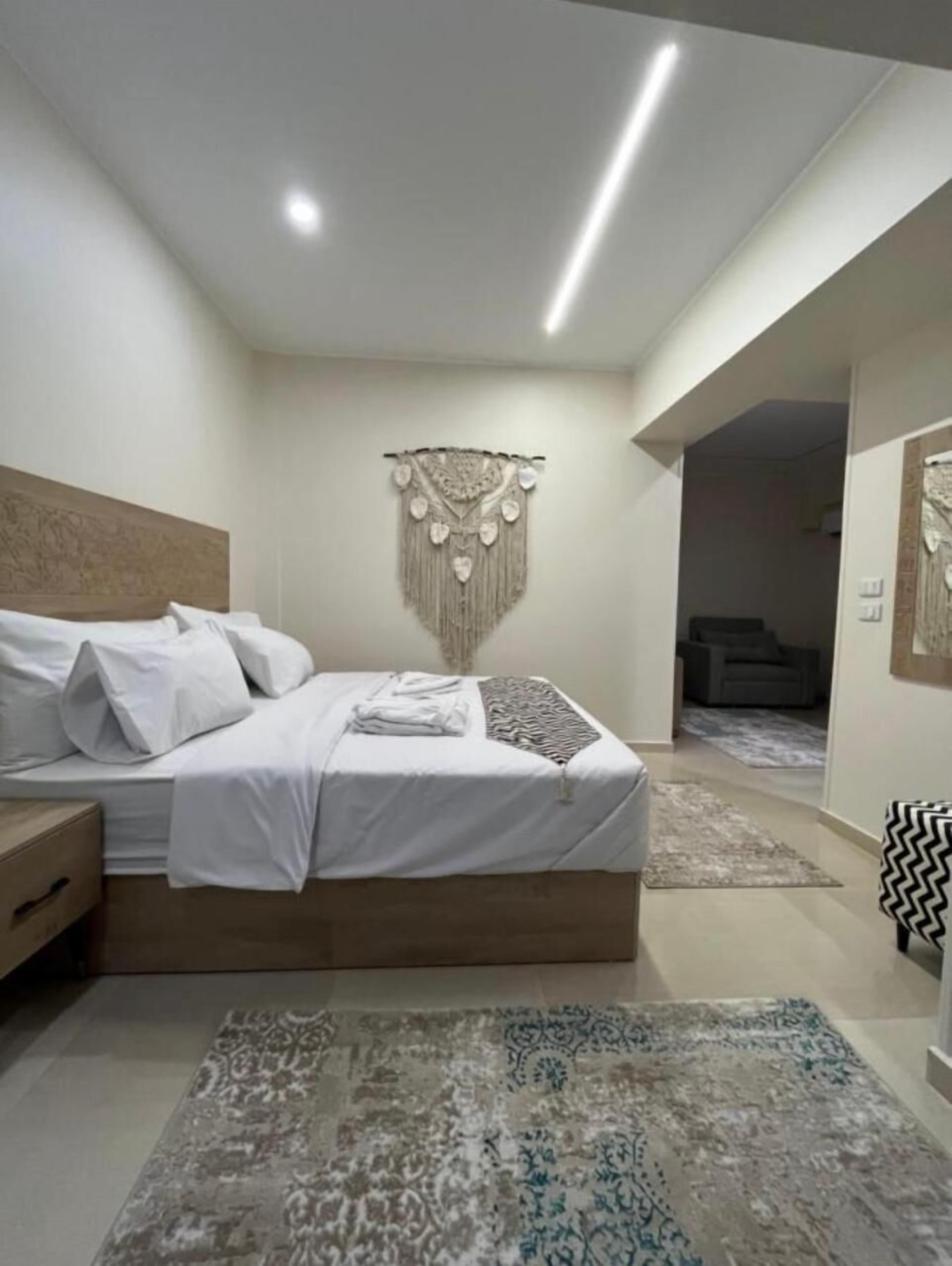 Photo - The Gate Hotel Front Pyramids & Sphinx View