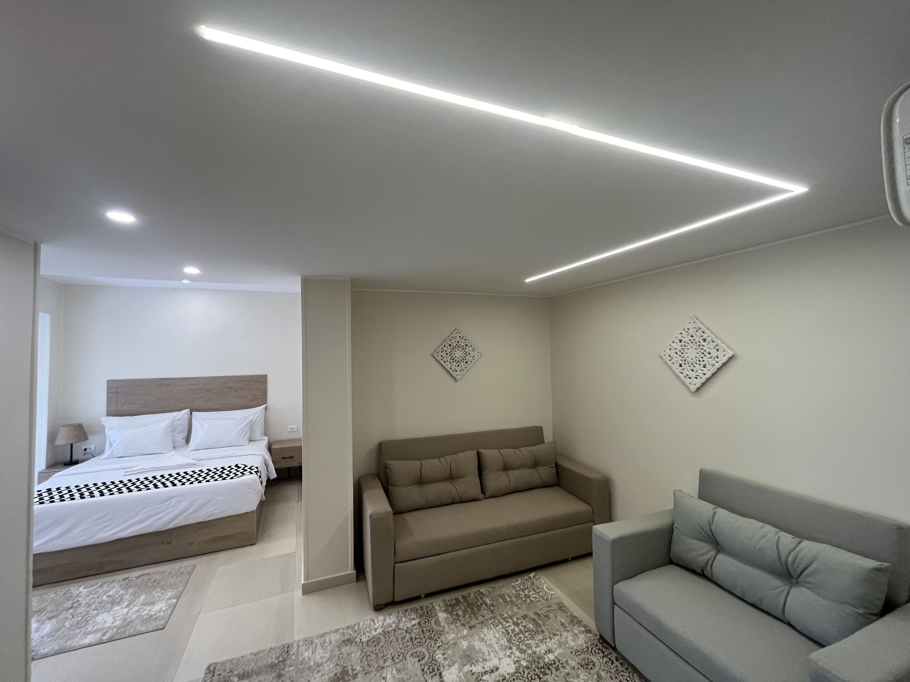 Photo - The Gate Hotel Front Pyramids & Sphinx View