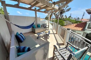 Property grounds - Villa Athena GORGEOUS home with large private pool! (Noord)