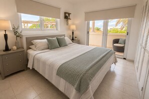 4 bedrooms, in-room safe, desk, iron/ironing board