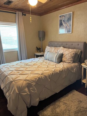 4 habitaciones, escritorio, tabla de planchar con plancha y wifi gratis 