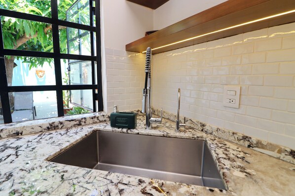 Bungalow Tradisional | Dapur pribadi | Lemari es kecil