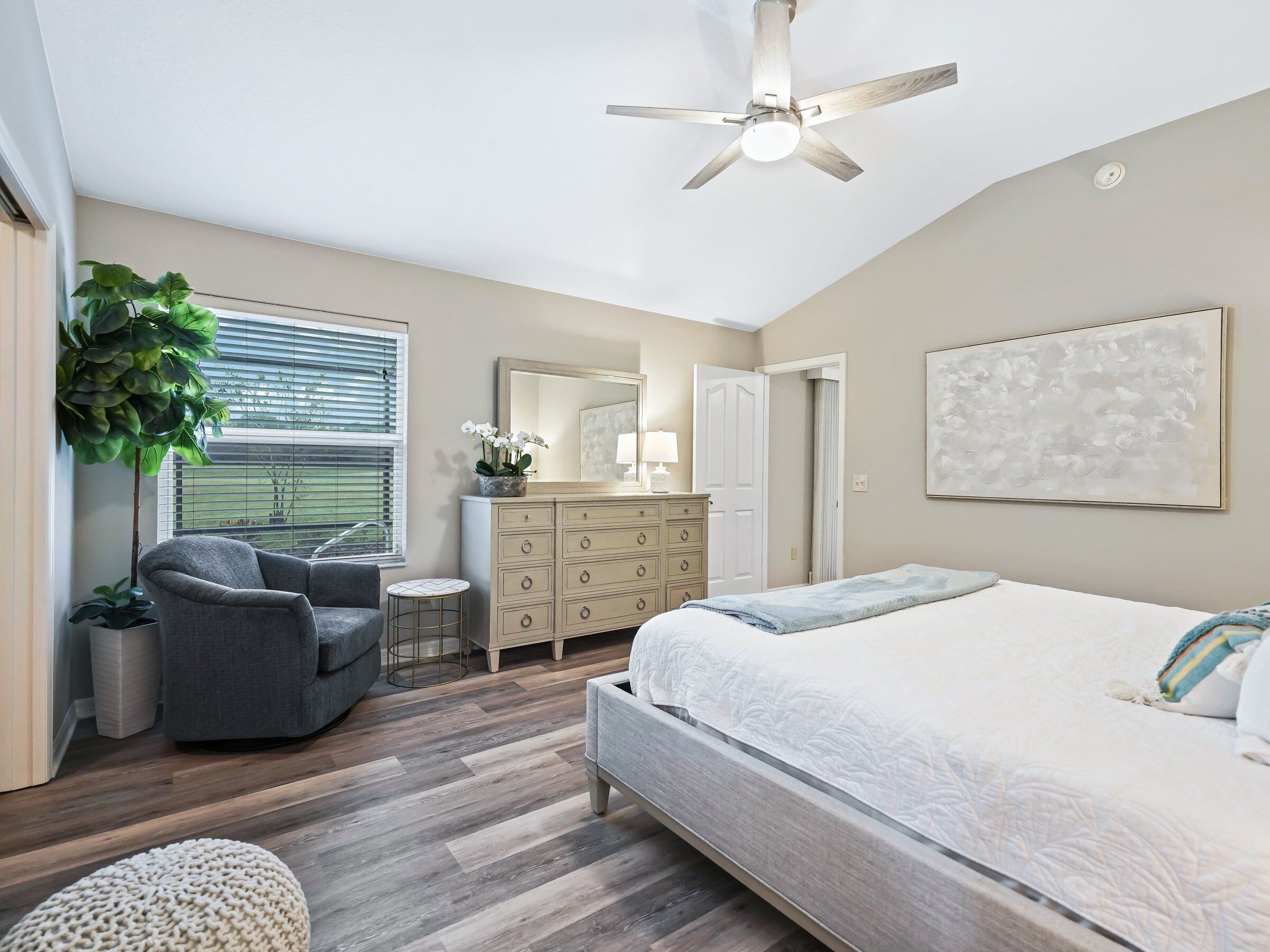 3 habitaciones, tabla de planchar con plancha y wifi gratis 