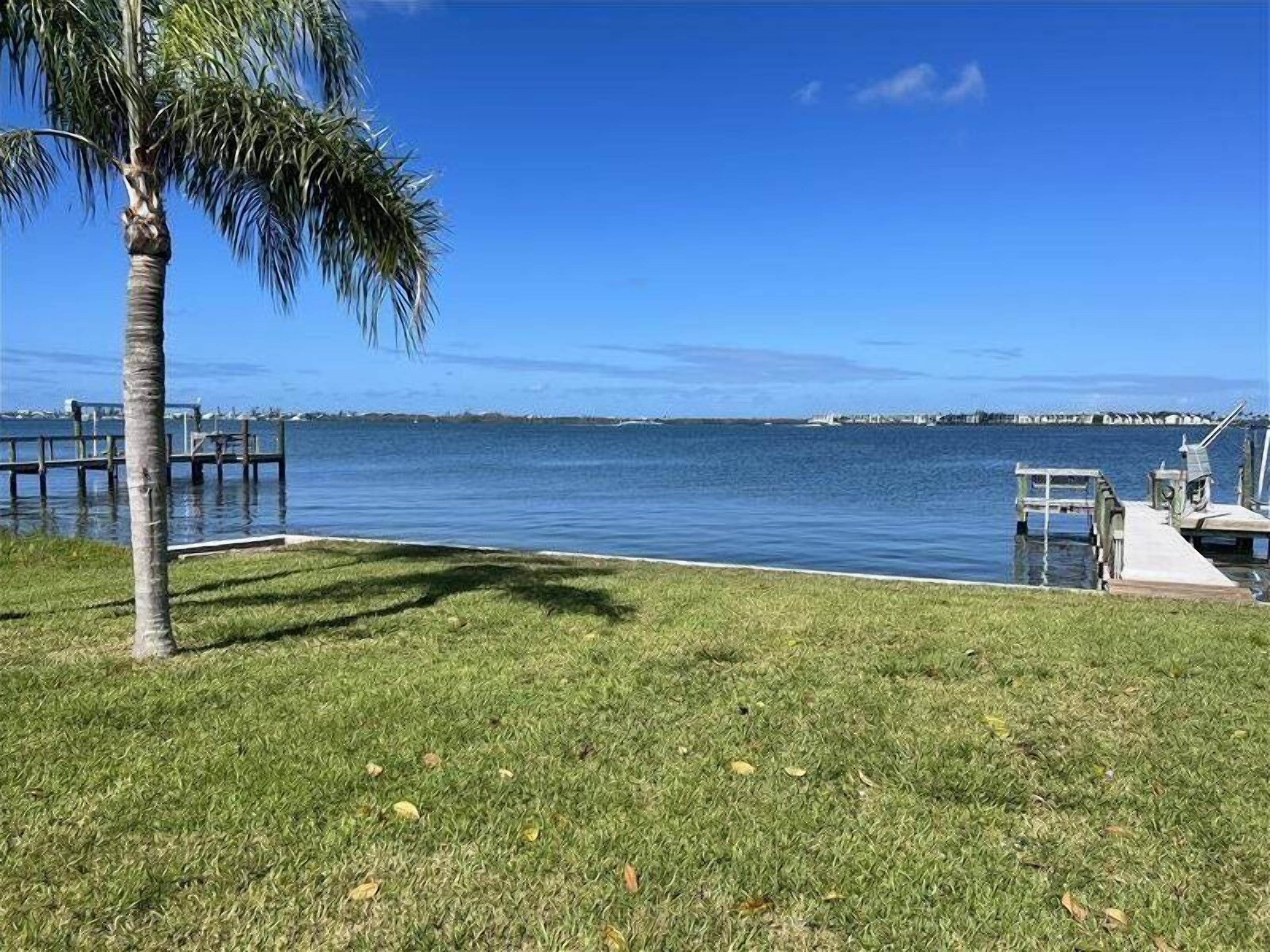 Charming 1930s Lemon Bay Cottage!
