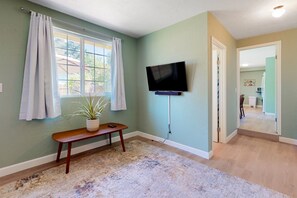Interior - Sunny home with enclosed yard, grill, fast WiFi, washer/dryer, & outdoor dining (Dundee)