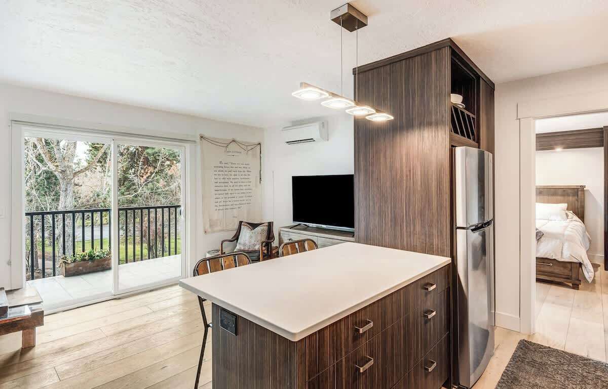 Bügeleisen/Bügelbrett, kostenloses WLAN, Bettwäsche