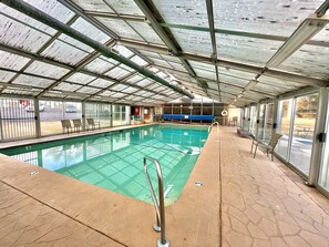 Innenpool, beheizter Pool