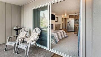 Iron/ironing board, free WiFi, bed sheets, wheelchair access