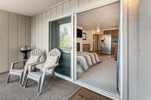 Fer et planche à repasser, Wi-Fi gratuit, draps fournis