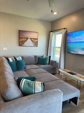 Smart TV - Relaxing Family Beach House - Brand New Construction! (Pensacola Beach)