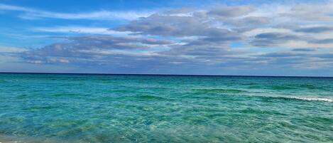 Beach nearby, sun loungers, beach towels