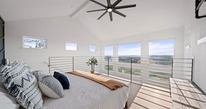 Travis Treehouse, Private Couples Getaway