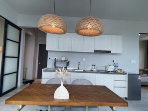 Private kitchen - Unique Sea&sunset View Corner Unit - JQ (Kota Kinabalu)