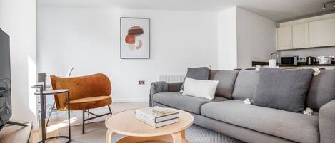 Fernseher, Stereoanlage