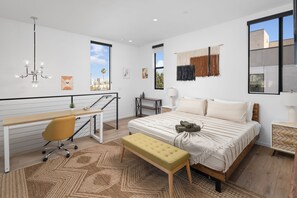 3 bedrooms, desk, iron/ironing board, WiFi