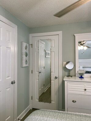 2 habitaciones, wifi gratis y ropa de cama 