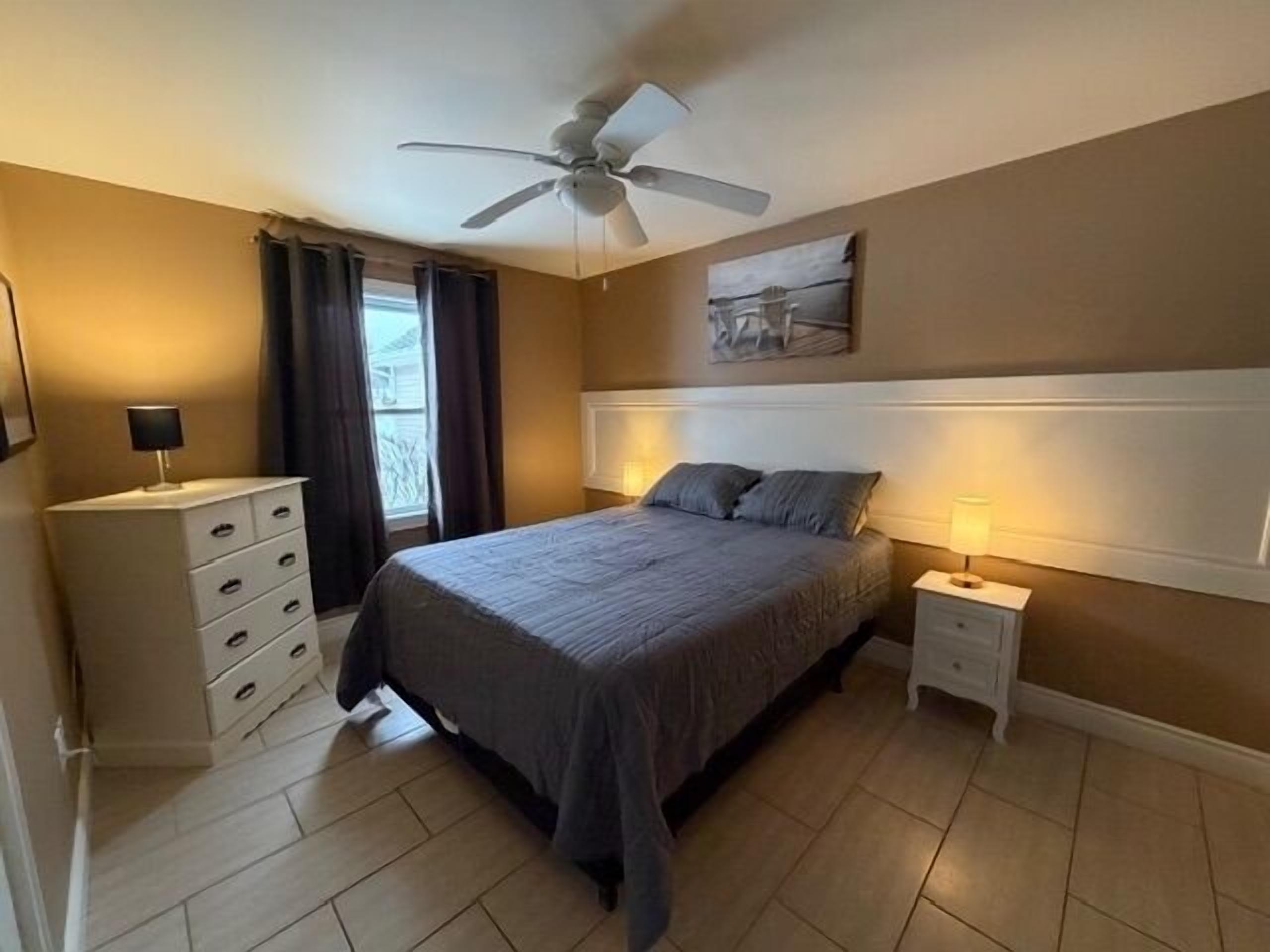 2 bedrooms, in-room safe, iron/ironing board, free WiFi