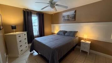 2 bedrooms, in-room safe, iron/ironing board, free WiFi