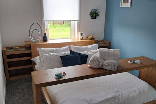 Apartment - Sleeps 4 - Pet friendly - Parking